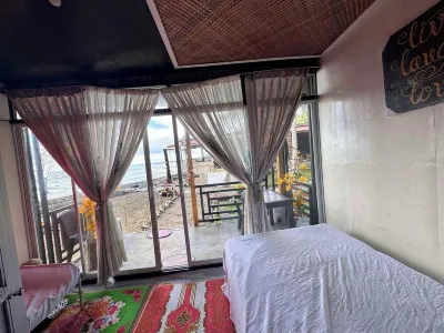 Charming 3-bedroom resort with WiFi, AC in peaceful Surigao Del Sur privatebeach Hotel in zona Pedro Estrada Estate