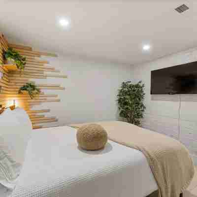 Modern Luxury 2-bedroom Apartment Rooms