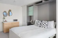 Magical Sydney Escape with Harbour Views & Parking