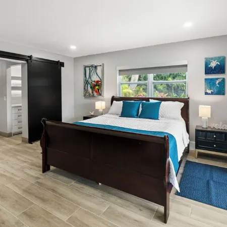 Inspiration House-One Acre Pool Home in the Heart of Pinellas!