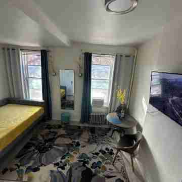 Private, cozy, quiet / BedStuy Rooms