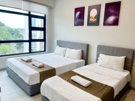 Sunset Seaview Vacation Condos @ Jesselton Quay