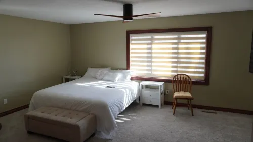 Quiet 3 BDR Home-  private sauna & skyline view- close to downtown & Mayo Clinic