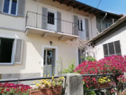 Traditional Piazza Home/Balcony/ Private Garden