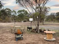 Hollow Mountain Cabin Laharum Dadswell bridge halls gap Hotels in Horsham