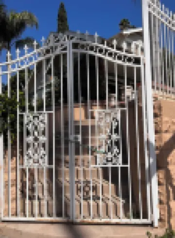 Cozy one of a kind 1910 bungalow -Wifi private . All close to RCC and UCR>