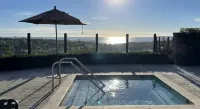 WiFi, gym, pool, spas, pet, gates, laundry, patio, walk to beach