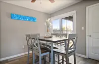 Centrally Located Apt with Pool in Columbia, MO