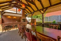 Luxury Chalet with private swimmingpool located in residential Saxon area Hotels in Cristian