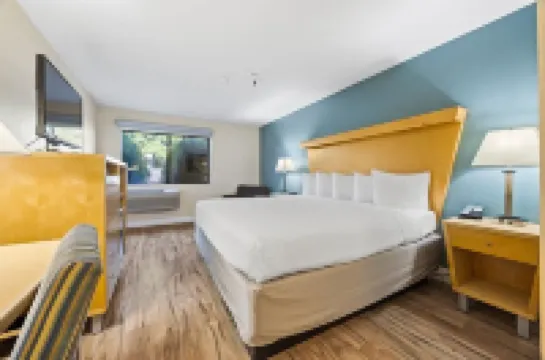 Days Inn by Wyndham Woodland