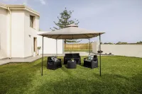 Exclusive villa with garden near the sea - Villas