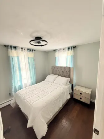 Marvelous 2-bedroom house with AC in Queens close to Jfk airport Отели рядом с достопримечательностью «Заказник Джамайка Бэй»