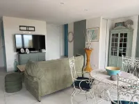 Green sailing: a stopover with your feet in the water فنادق في Barbatre