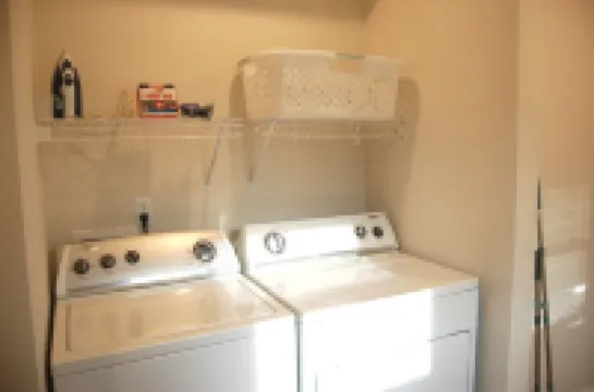 Charming 2-bedroom house, walkable to downtown Greenville!