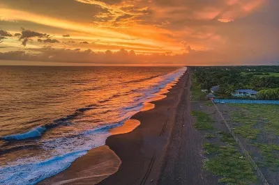 Nuevo Amanecer Hotel a 