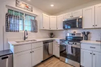 Adventure on Historic Route 66! Brand new renovation!