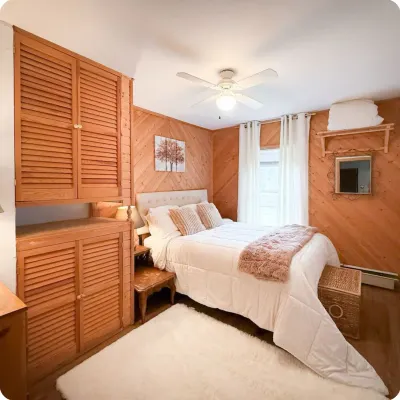 Tannersville 9bdrm, 2 bonus room house - steps to lake/park, walk to synagogue Hotel di Tannersville