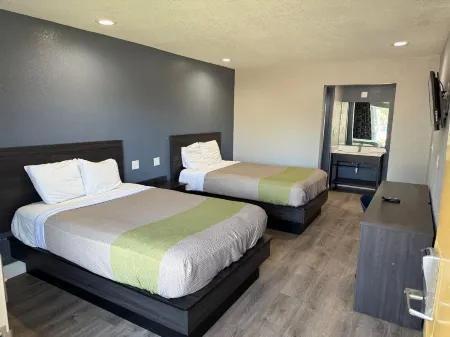 Americas Best Value Inn-Garland/Dallas Отели рядом с достопримечательностью «Herman Marshall Whiskey»