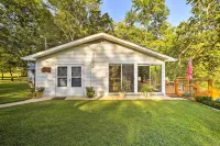 Cozy Waterfront Cottage w/ Deck on White River! - WiFi