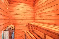 Saltwater Pool and Mtn-View Deck Pigeon Forge Cabin - spa