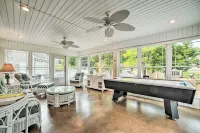 Kentucky Lake House with a Great Outdoor Space! - Parking
