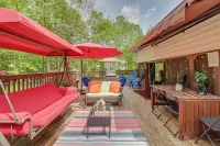 Long Pond Home w/ Hot Tub ~ 8 Mi to Kalahari! - Boutique