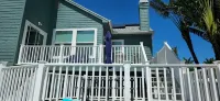 Waterfront Indian Rocks Beach Gem-5 min walk to beach, private Pool/ hot tub/gym
