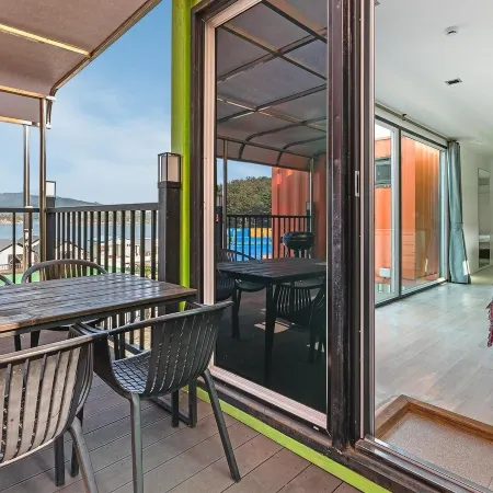 Goseong Bluebeach Pension&Glamping