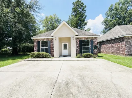 Ideal for Relaxation and Unwinding - Spacious Retreat