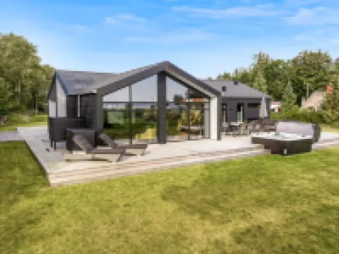 "Jahn" - 250m to the Fjord