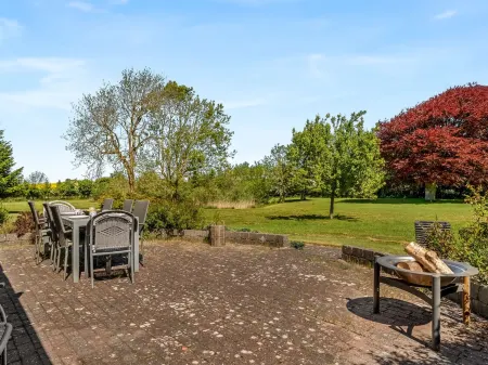 "Elia" - 5km to the Fjord