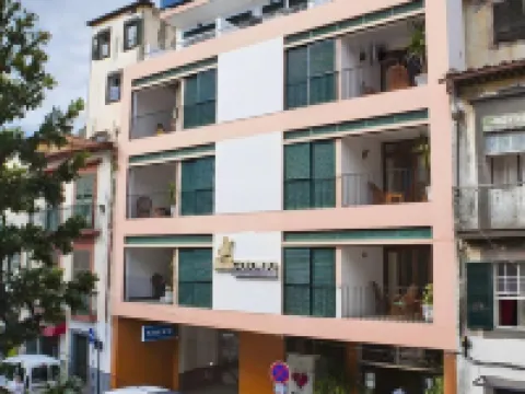 Residencial Colombo โรงแรมในฟุงชาล