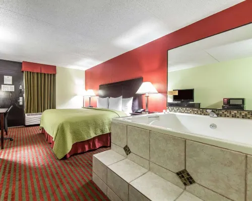 Quality Inn West I - 75