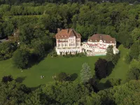 Le Château de la Tour Hotels in Oise
