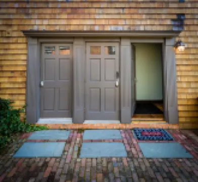 86 Dr Marcus House - Popular Broadway Area