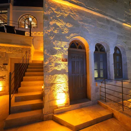 Serenus  Cave Suites