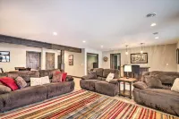 Spacious 6Br Lake Victoria Retreat w/ Private Dock - parking
