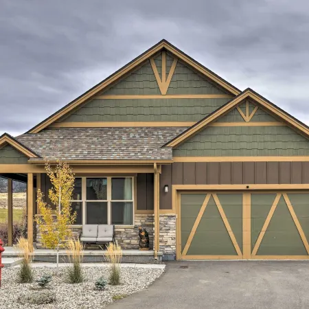 3 Mi to Granby Ranch: Home w/ Hot Tub & Mtn Views!
