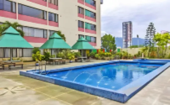 โรงแรมเรดร็อค