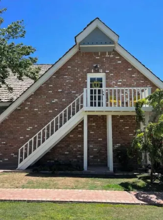 Sunsets & Shows! Gorgeous, Private 1 Br Listing!