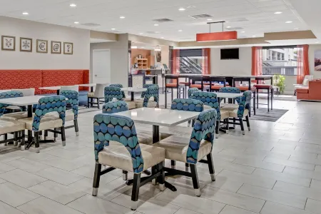 Quality Inn Отели в г. Таннел Хилл