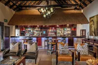 Kwa Maritane Lodge - С баром