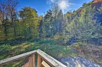 Remote Cabin w/ Fire Pit: 3 Miles to Stowe Mtn! - Lemmikkieläimet sallittu