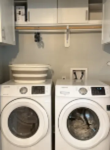 “The Blue Lagoon” a 3-bedroom townhome in charming Lake Charles with AC, WiFi