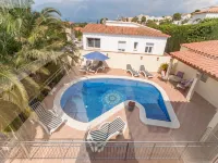 Modern Villa with Garden - فلل