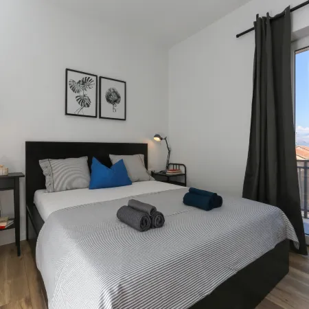 Apartments Martić - Three Bedroom Apartment with Balconies and Sea View - (ST)