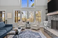 Lakeside Haven with Gourmet Kitchen