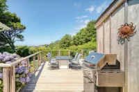 Beach Pines Bungalow by AvantStay Classic Cottage Steps to The Beach w Private Yard Hotels in Arch Cape