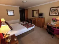 Great National Hamlet Court Hotel Hotels in Meath