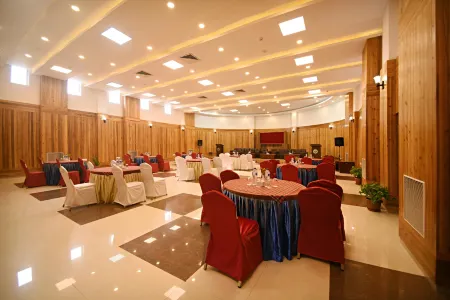 Gorkha Garden Hotel Отели рядом с достопримечательностью «Dharapani - 04 Ichchhakamana»